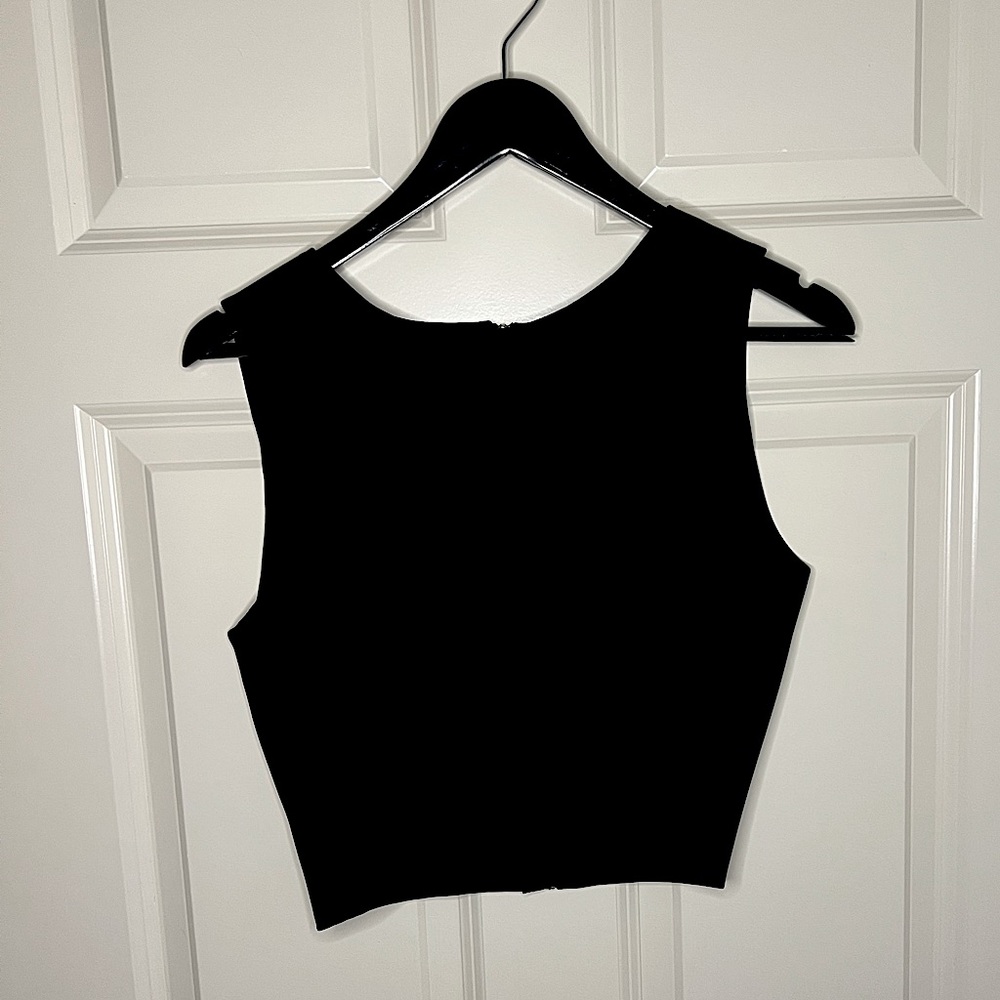 Black cropped top.